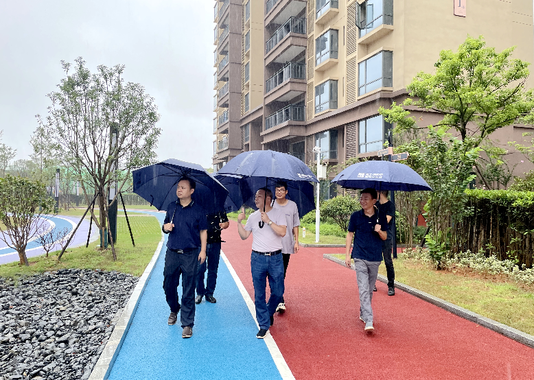 湖南建工地產(chǎn)黨委委員、副總經(jīng)理曾凡進(jìn)調(diào)研岳陽項(xiàng)目