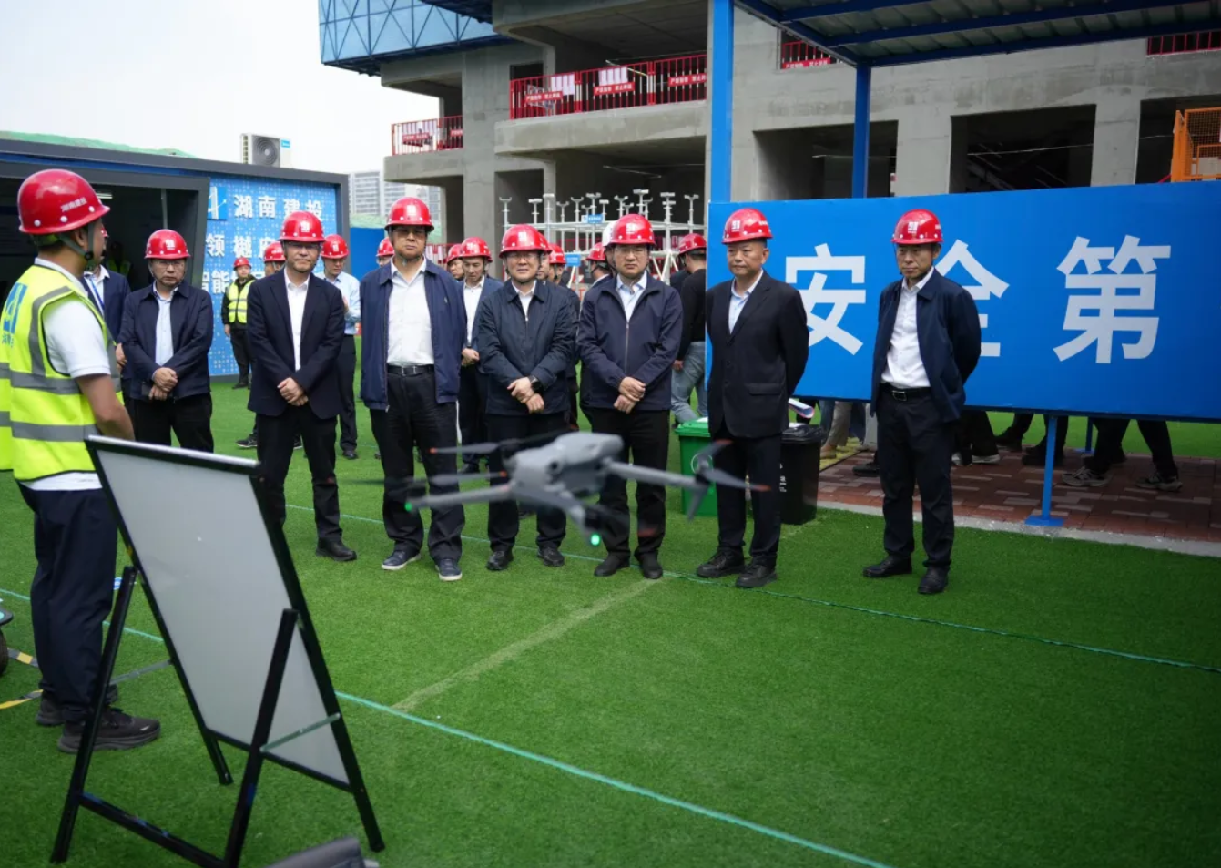 建投筑安 匠心好房  這場全國性建筑業(yè)專家經(jīng)驗交流觀摩會在湖南建投?領(lǐng)樾府項目舉行