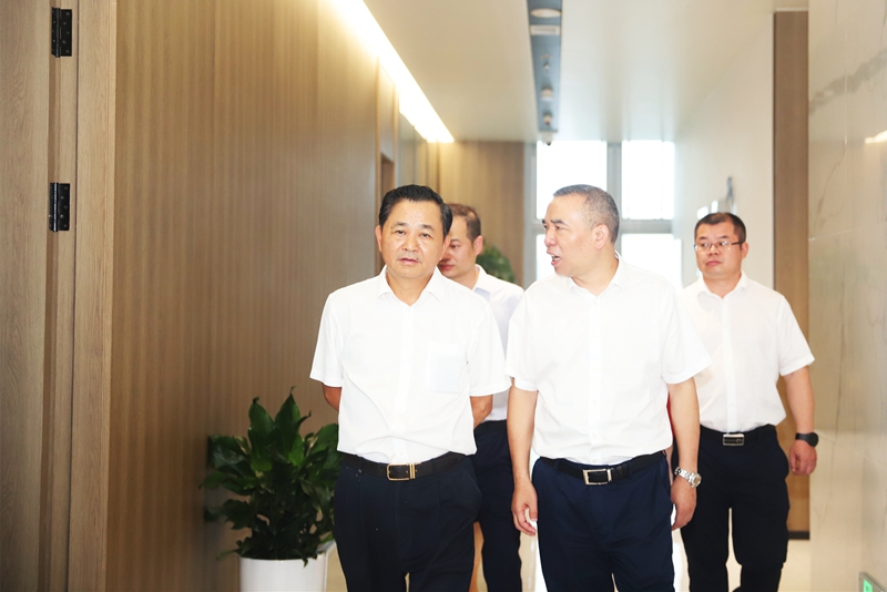 周雄飛調(diào)研湖南建投地產(chǎn)集團