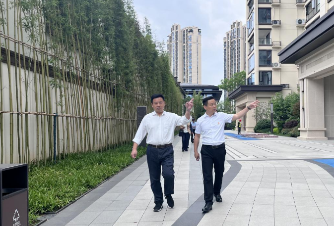 湘潭市住建局赴湖南建投·萬樓湘璽項(xiàng)目開展“三聽三問”房地產(chǎn)業(yè)專題調(diào)研